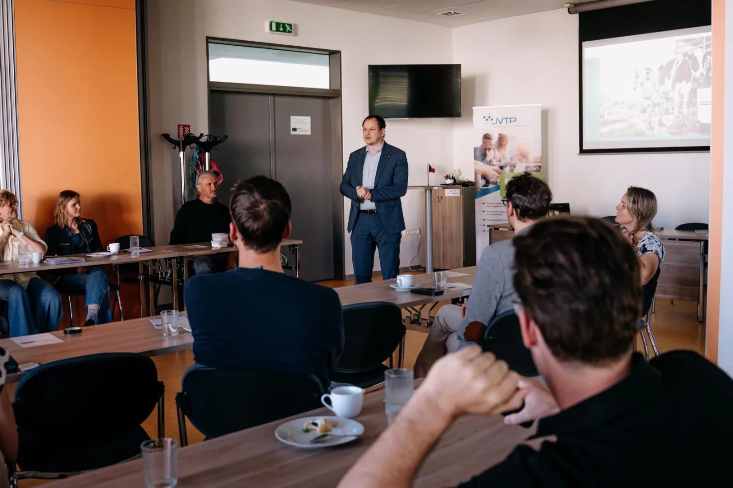 Startupová snídaně představila inovace od umělé inteligence po boj se slimáky.