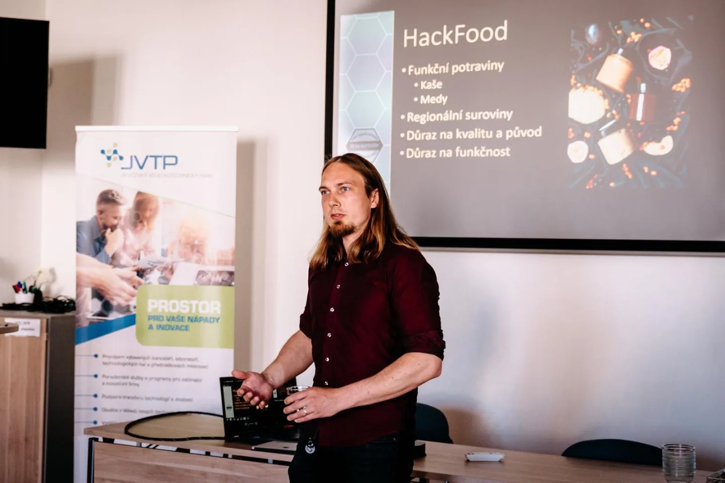 Startupová snídaně představila inovace od umělé inteligence po boj se slimáky