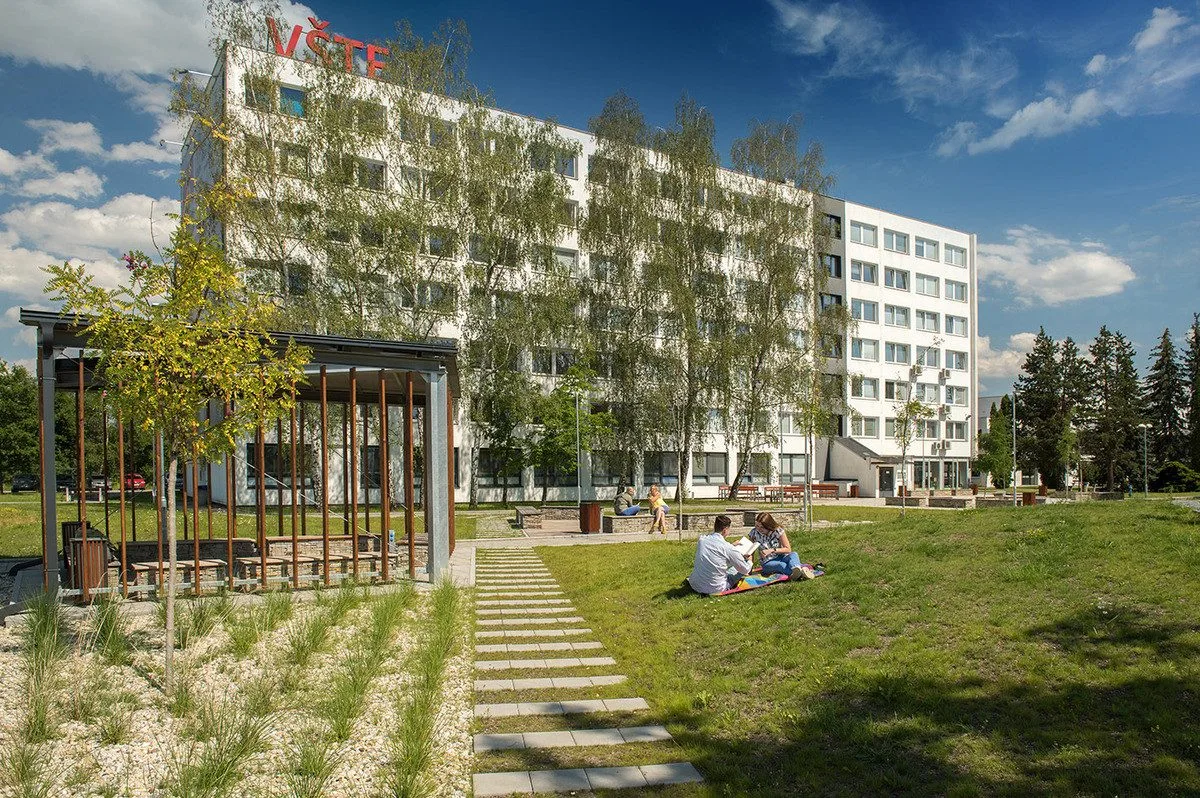 Gymnázium na Okružní otevírá druhé kolo přijímaček. Sází na studium bez kompromisů