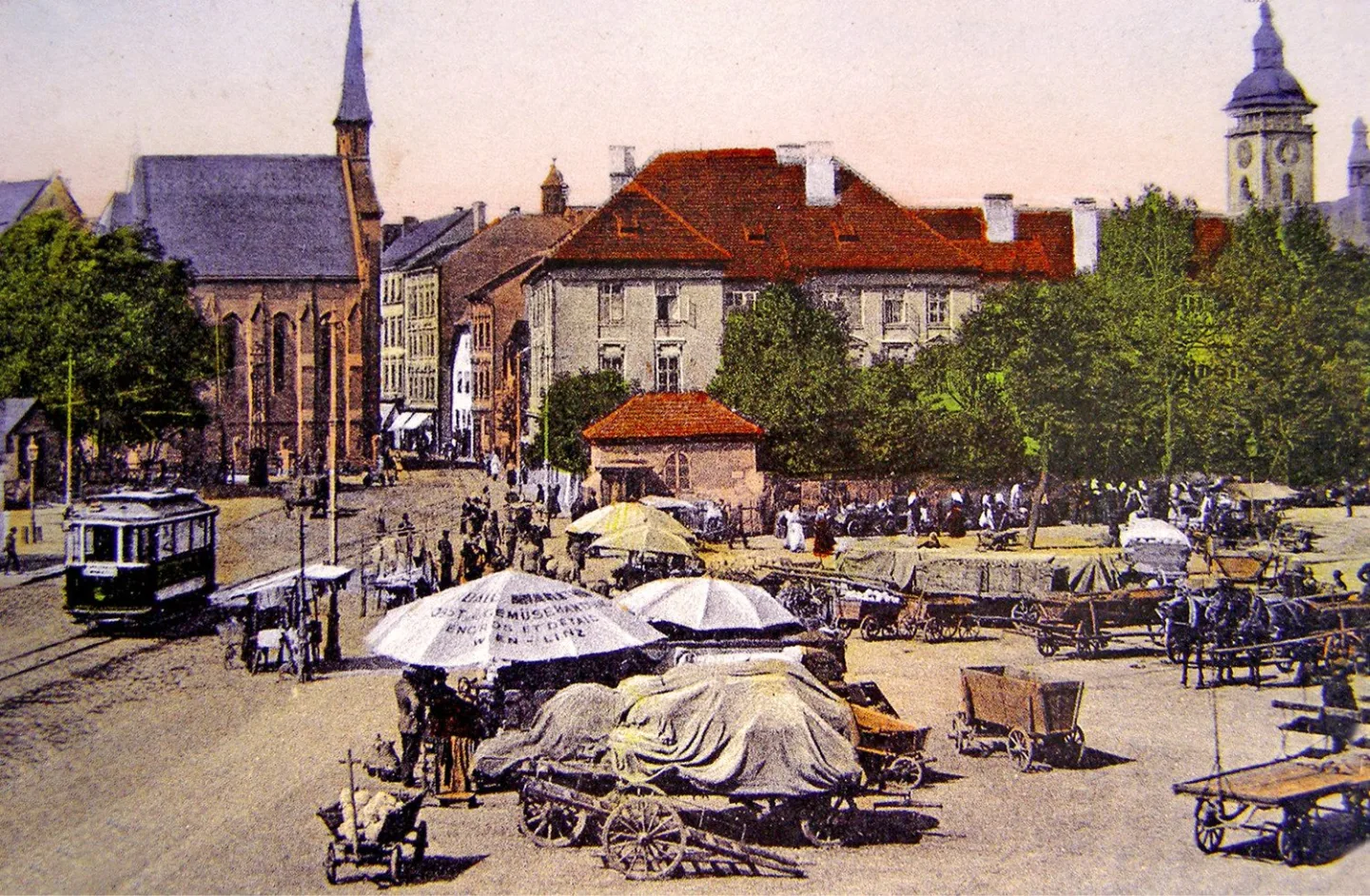 DRBNA HISTORIČKA: Na Senovážném se prodávalo zelí i dobytek. Trhy zmizely až s příchodem parku