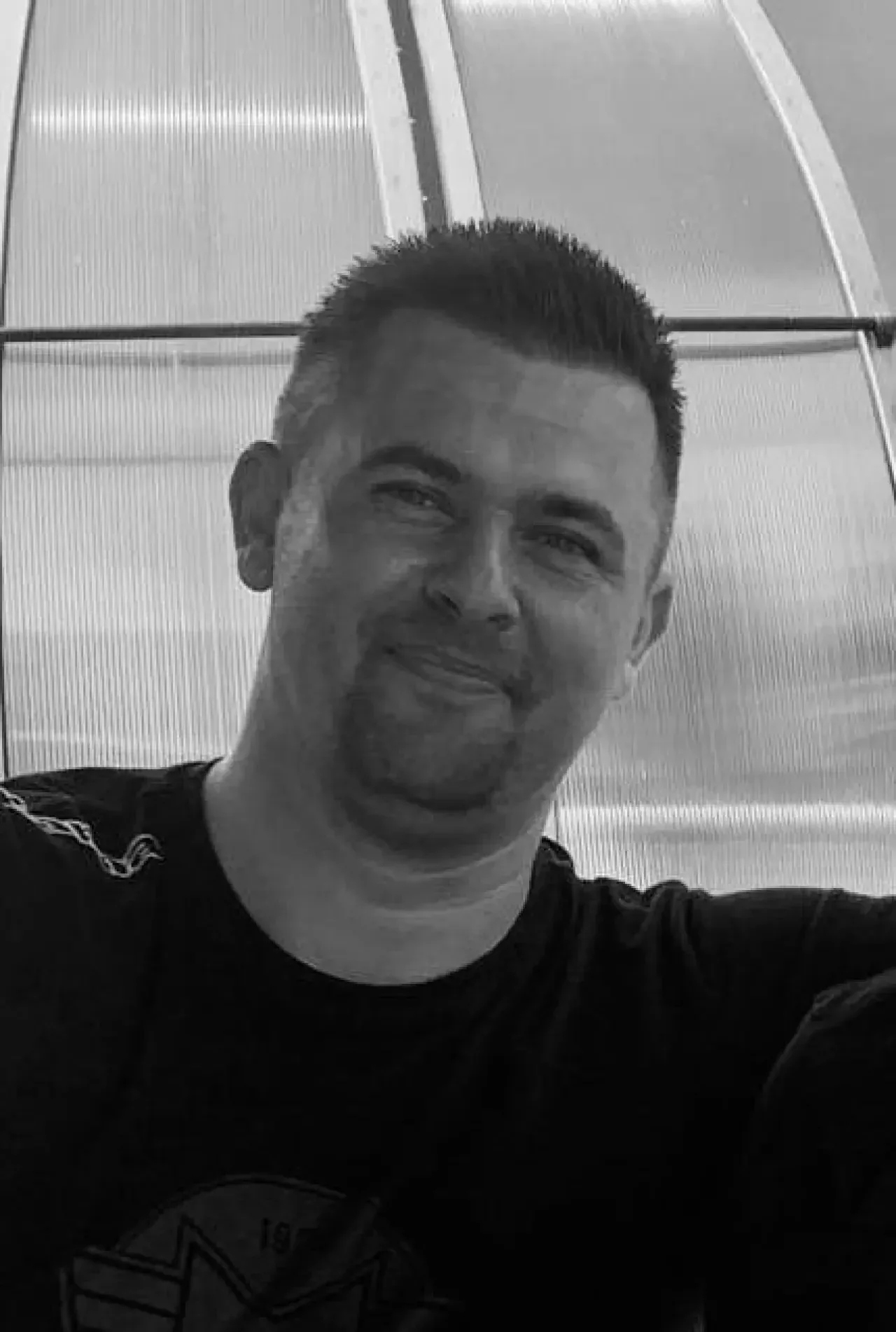 Mladý otec zemřel při tragické nehodě. Přátelé založili sbírku pro jeho dvě děti