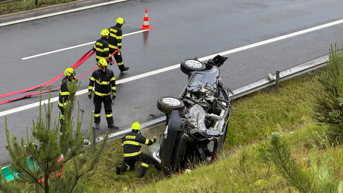 Dopravní nehoda u Soběslavi uzavřela dálnici D3 ve směru na Prahu