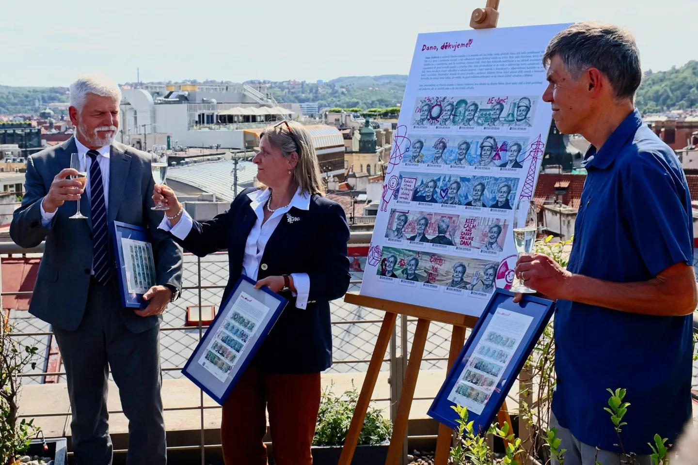 Známka propojuje lidi. Prezident Pavel a miliardář Dědek uctili památku Dany Drábové