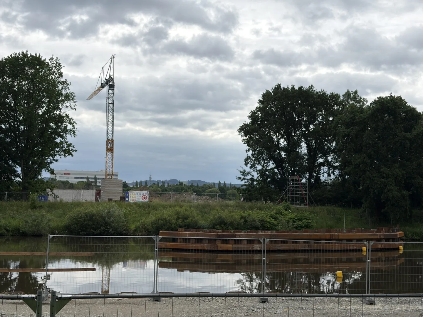 Cyklisty mezi Budějcemi a Hlubokou chrání nový tunel, brzy povede pod přemostěním
