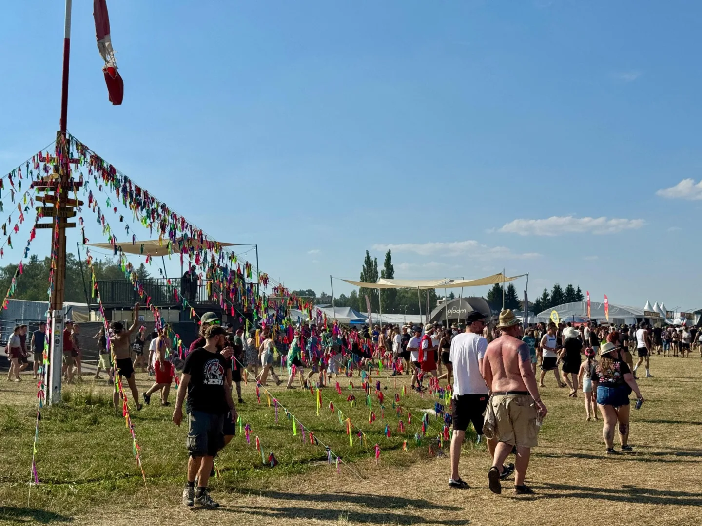 Hasiči, bazénky a chill zóny. Festival Mighty Sounds bojoval s úmorným vedrem