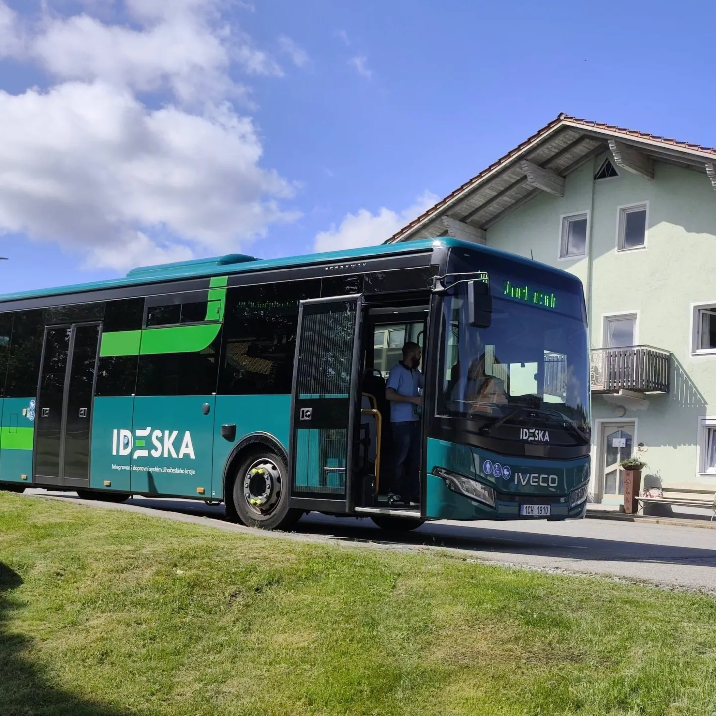 Nová autobusová linka spojila Vimperk s německým Philippsreutem.