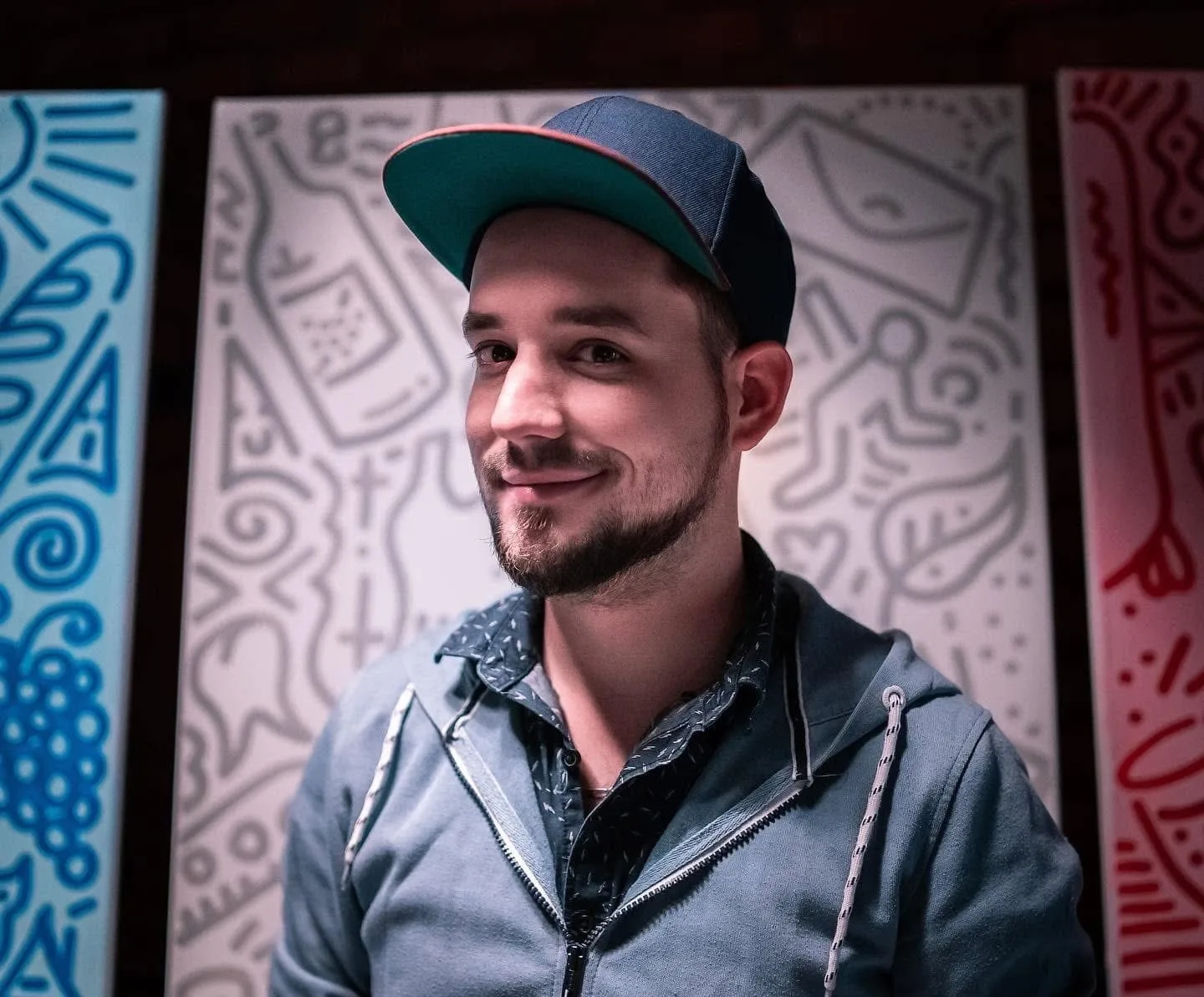Budvar a ilustrátor Daniel Kyncl vytvořili novou kolekci sběratelských půllitrů
