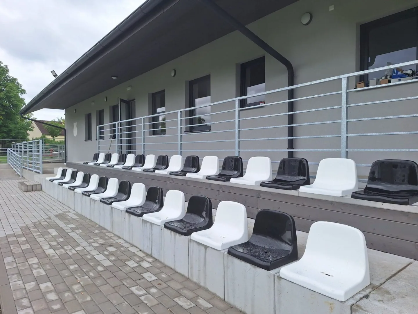 TJ Dražejov u Strakonic získal nové zázemí a tribunu za 15 milionů korun