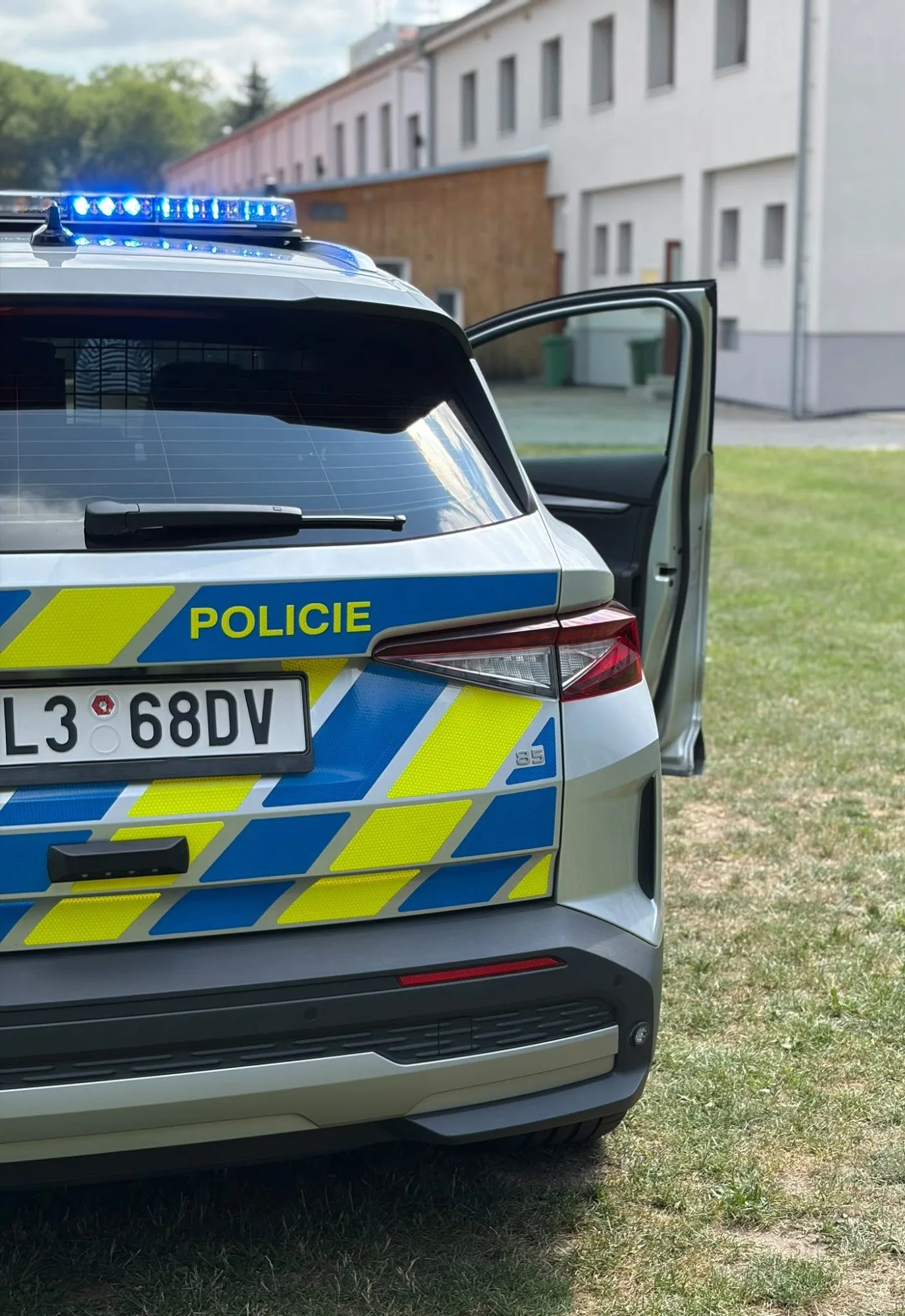 Až 580 kilometrů na jedno nabití. Jihočeští policisté testují elektrickou Škodu Elroq