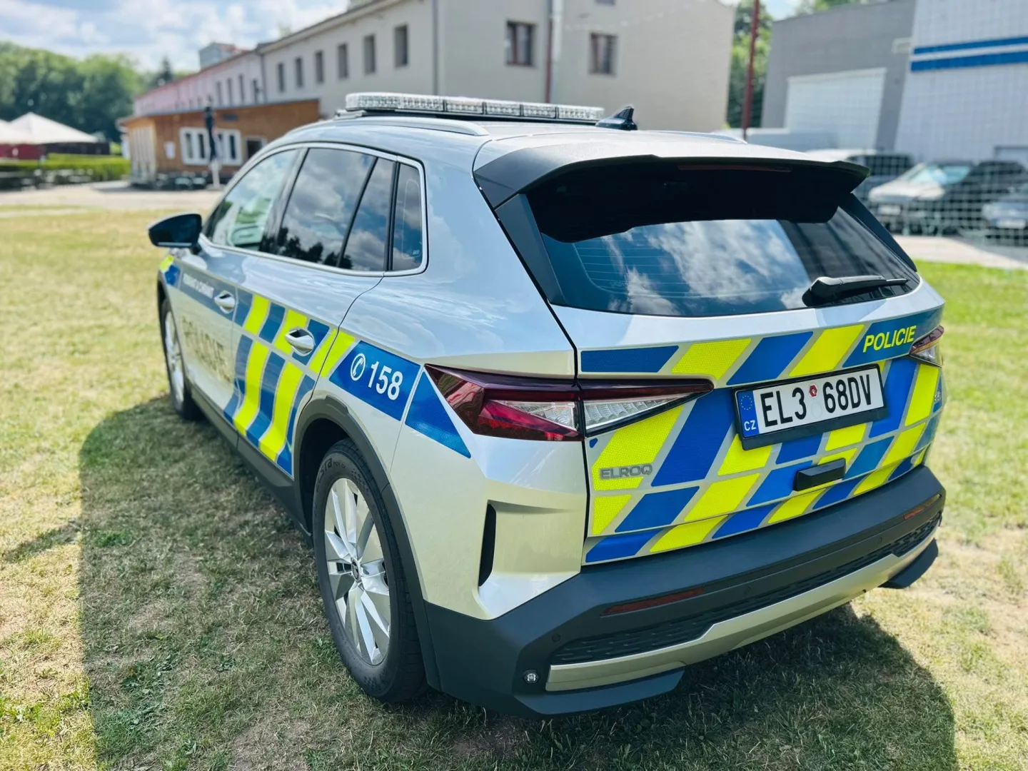 Až 580 kilometrů na jedno nabití. Jihočeští policisté testují elektrickou Škodu Elroq