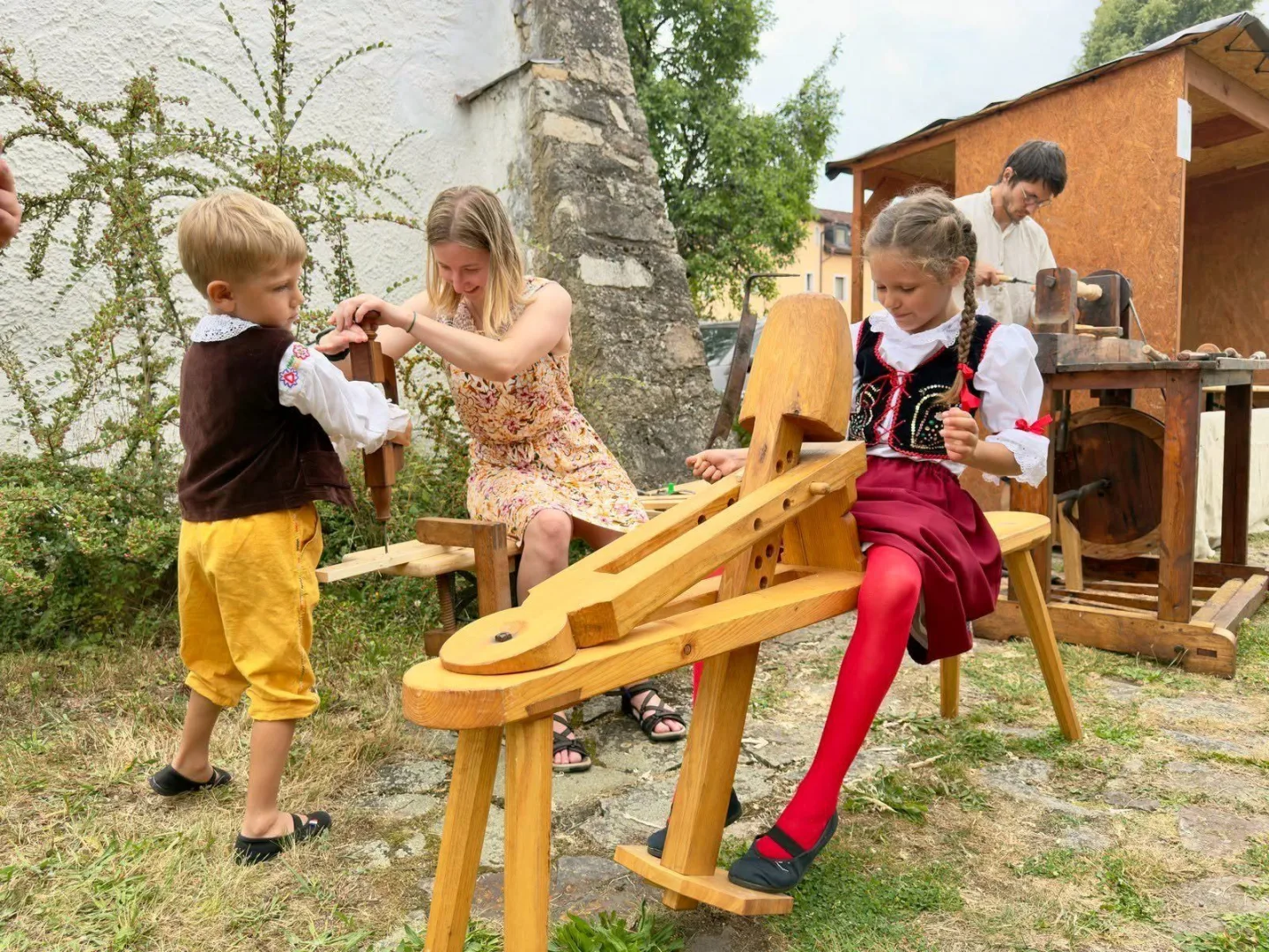 Tvrz Žumberk u Nových Hradů ožije letní řemeslnou slavností