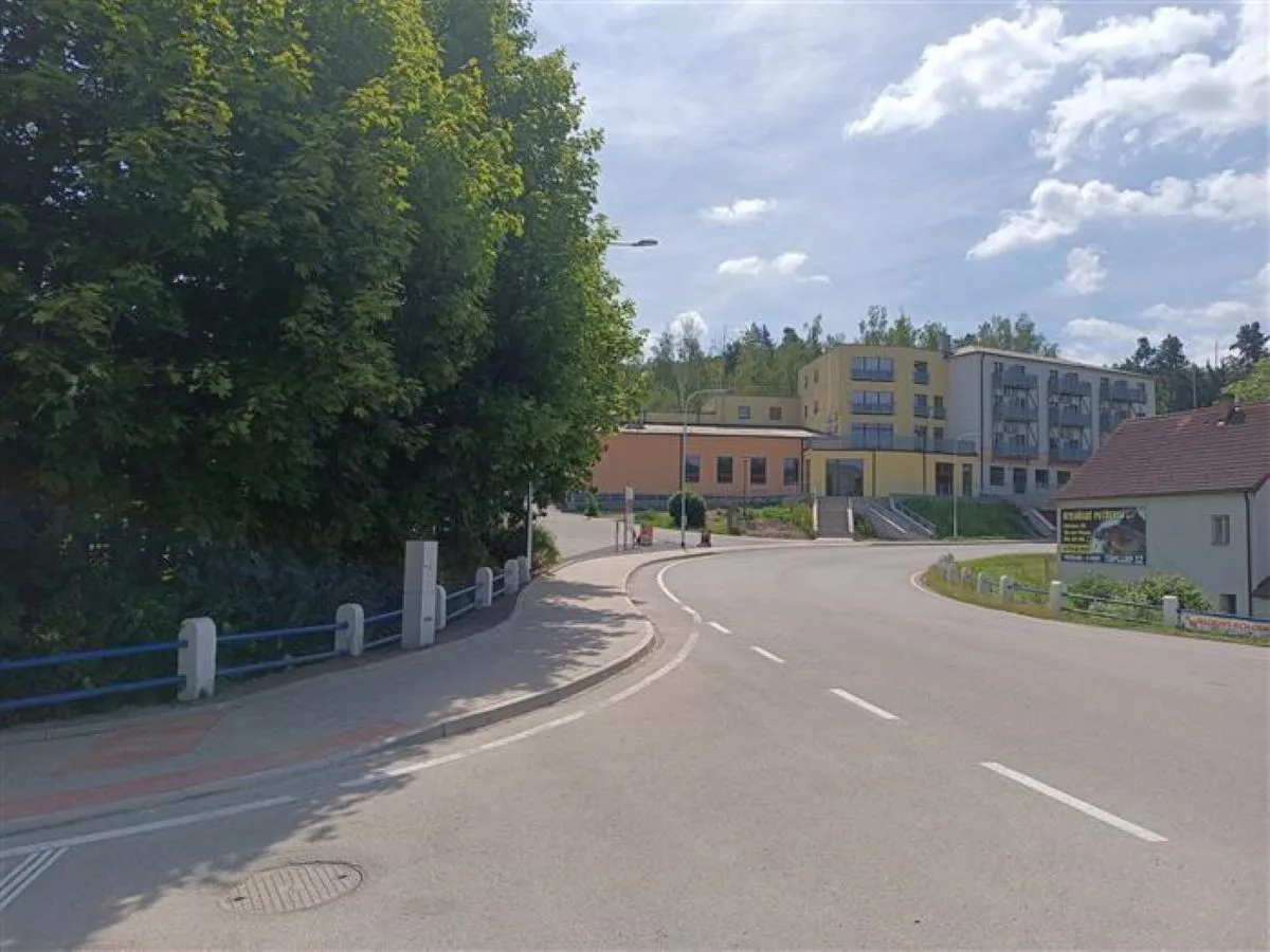 Děti čeká bezpečnější cesta. V Kolodějích nad Lužnicí vyrostl nový chodník