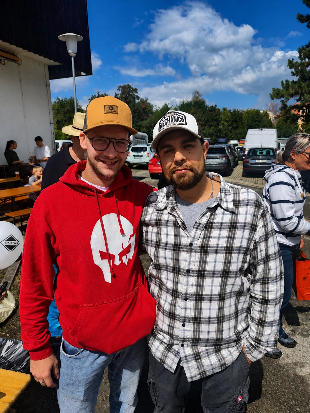 Mezi účastníky setkání byli také youtubeři a streameři ANRO, Venca a Majky, jejichž tvorba je s Farming Simulatorem dlouhodobě spojená.