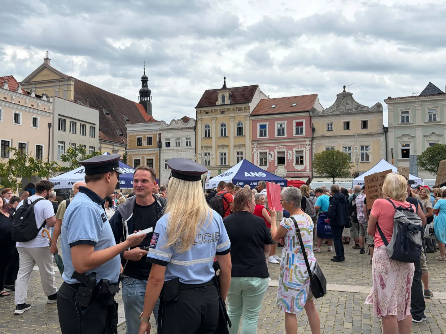 Hnutí ANO dorazilo do Budějc. Babiš mluvil o suchu i dvou miliardách v pr*eli