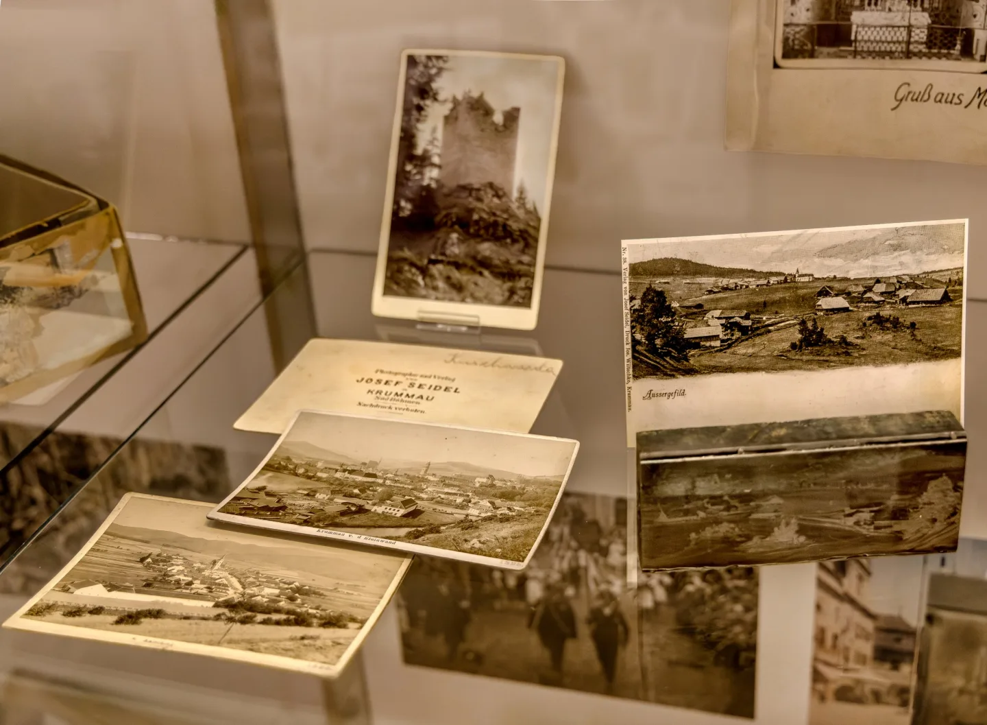 Stará Šumava očima Seidelů. Zajděte se podívat na stovky fotografií i lenorské sklo