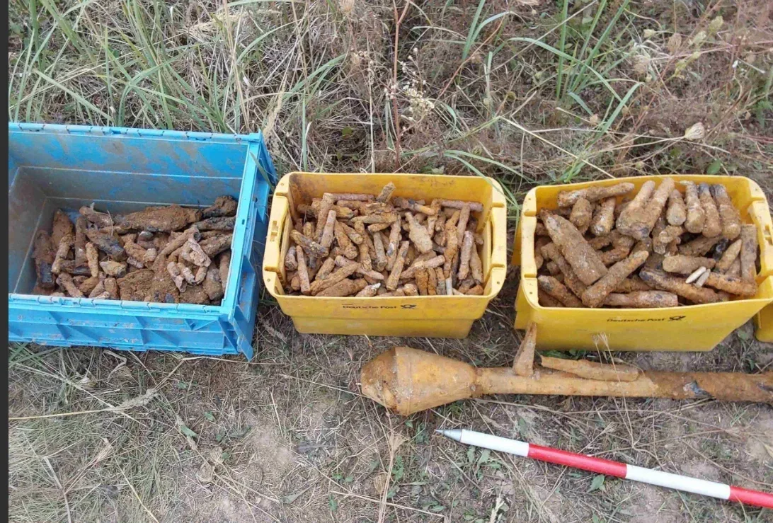 Tisíce kusů munice a pancéřové pěsti. Nález u Budějovic zaměstnal pyrotechniky na tři dny