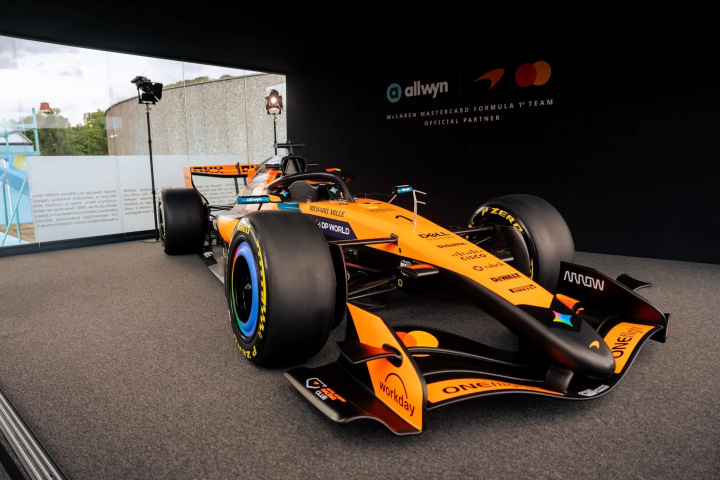 Depo F1 v Budějovicích? Allwyn představí 2 monoposty McLaren Mastercard F1 Team