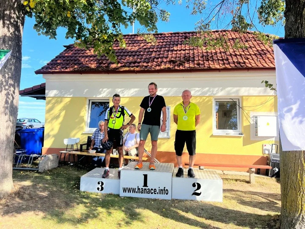 Fotbal vystřídal za horské kolo. Z nápadu na závod vznikla kocourovská tradice