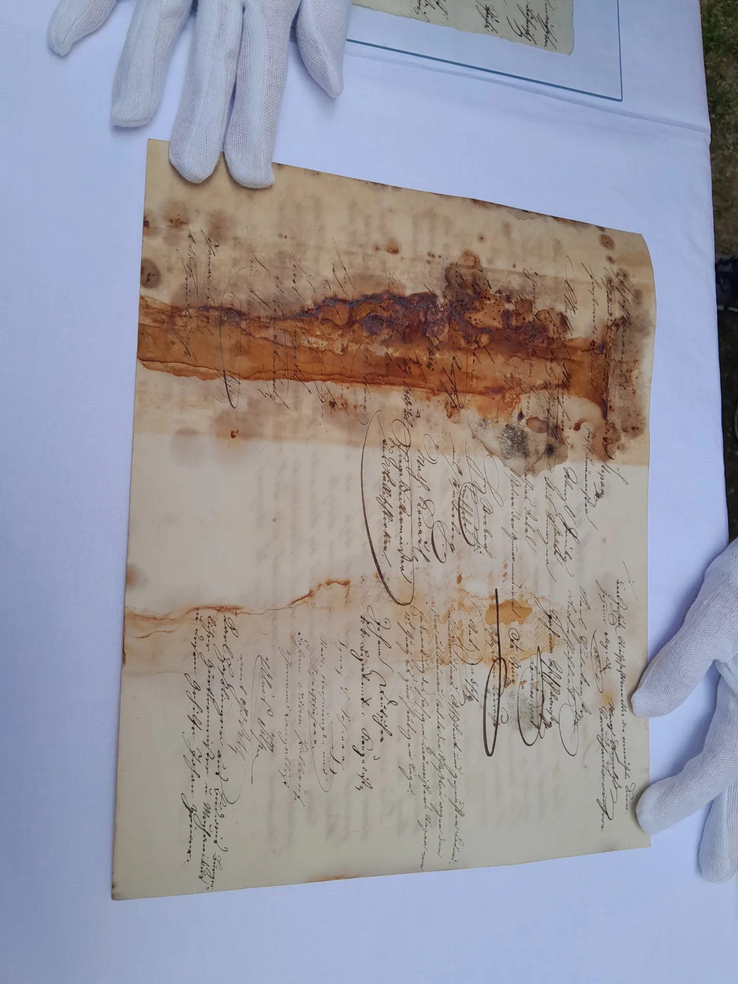 Ve vimperském zámku našli časovou kapsli z roku 1858. Do věže ukryli další poselství
