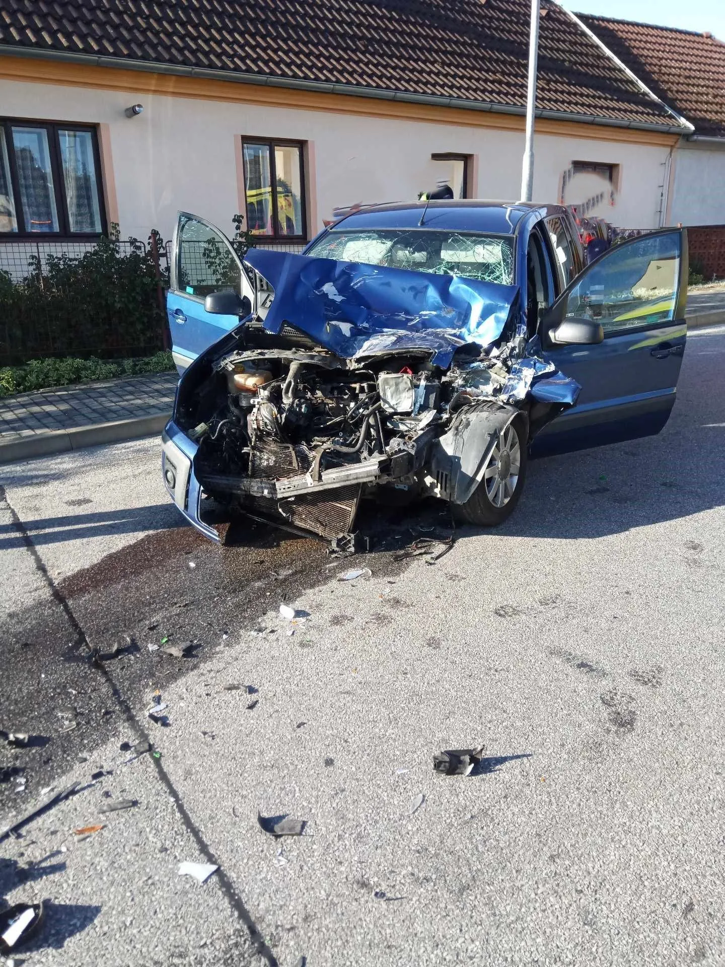 Vážná nehoda uzavřela silnici mezi Trhovými Sviny a Novou Vsí