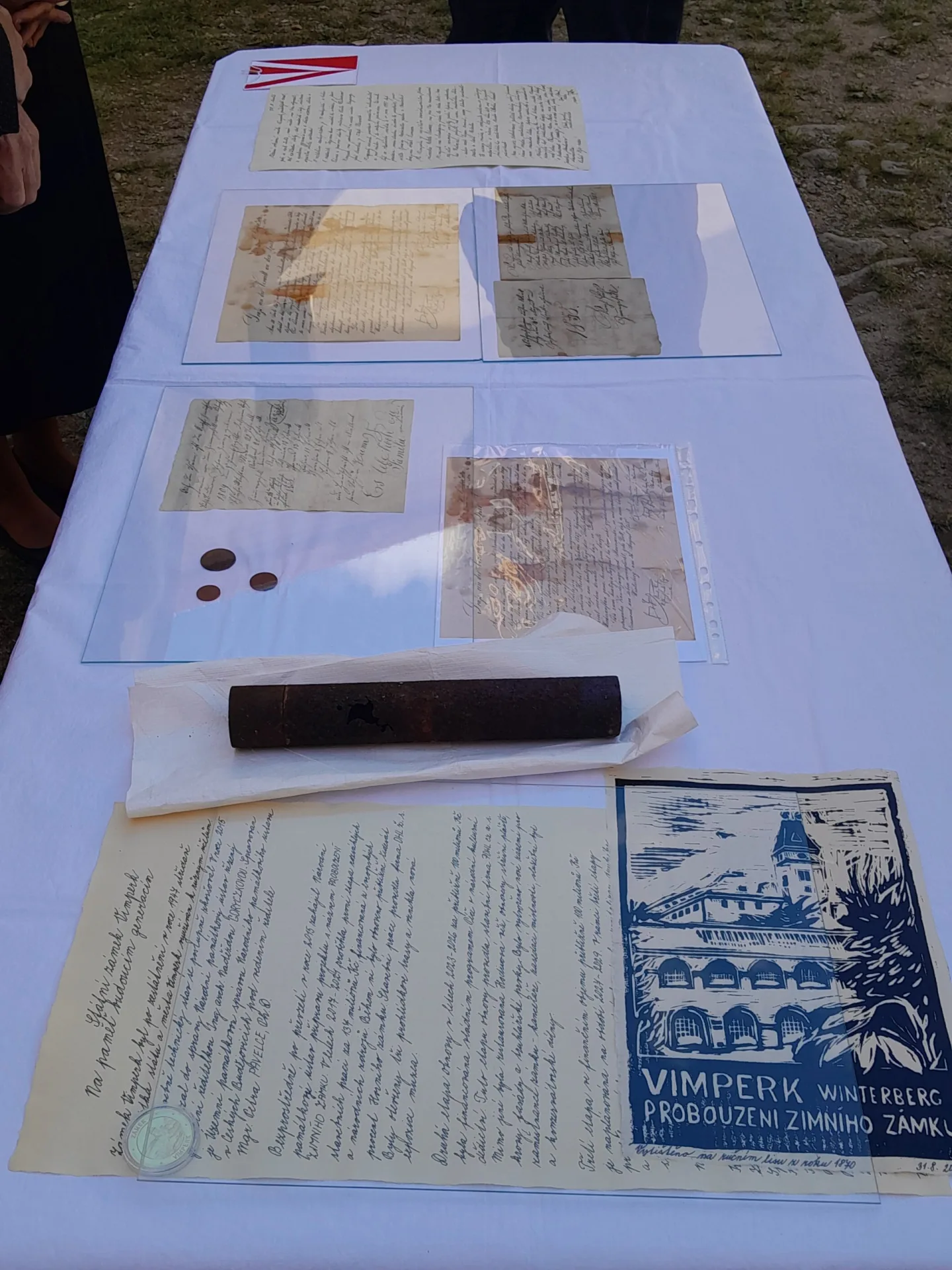 Ve vimperském zámku našli časovou kapsli z roku 1858. Do věže ukryli další poselství