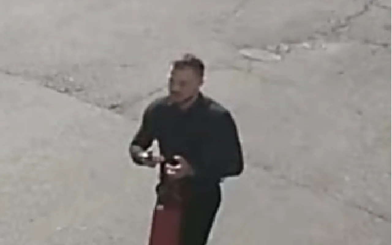 Při výměně hodinek přišel o téměř půl milionu. Policie pátrá po podvodníkovi