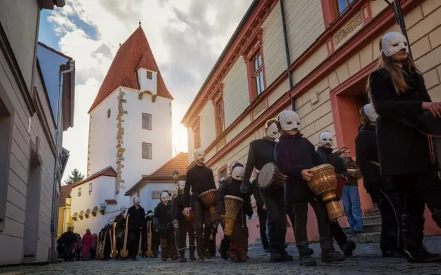 Velikonoční hrkání v Českých Budějovicích
