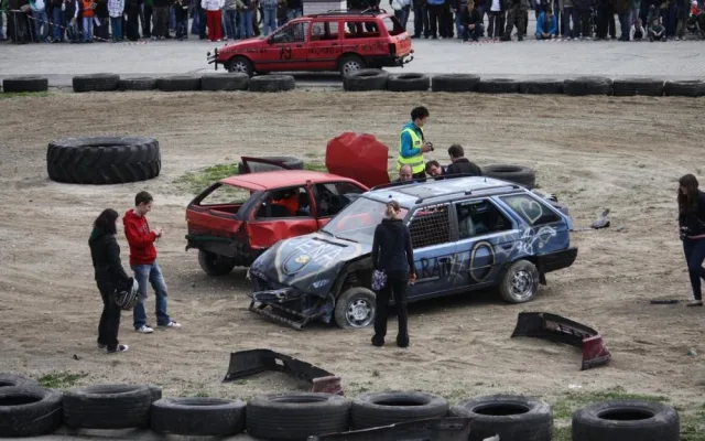 demoličním derby