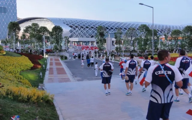 Česká výprava míři do shenzhenského sportovního stánku