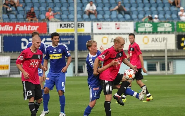 Lukáš Bajer dotírá na domácího Grigorije Chirkina