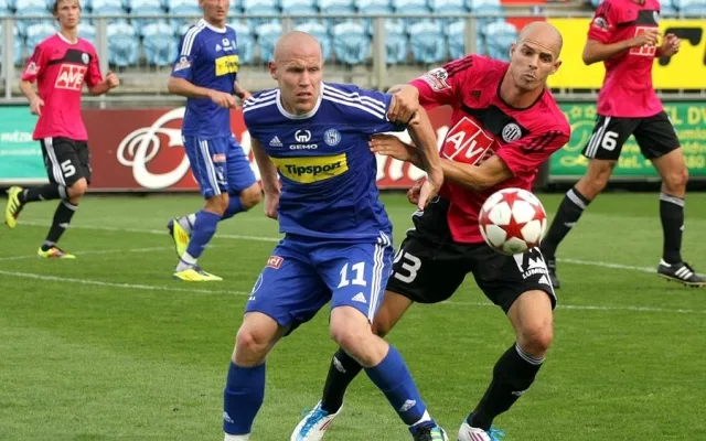 Navrátilec do českobudějovických barev Lovre Vulin (vpravo) s Janem Schulmeisterem