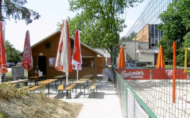 Beachareál u sportovky