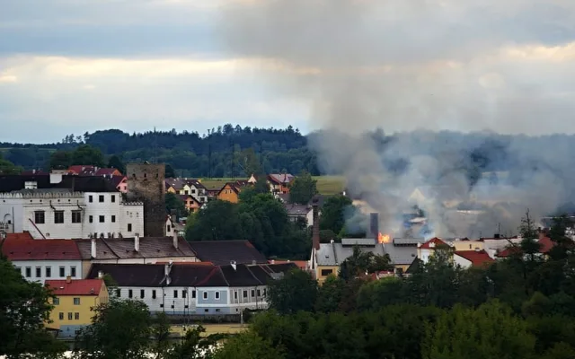 hořící pivovar