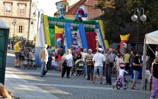 Slavnosti vína - náměstí - atrakce pro děti