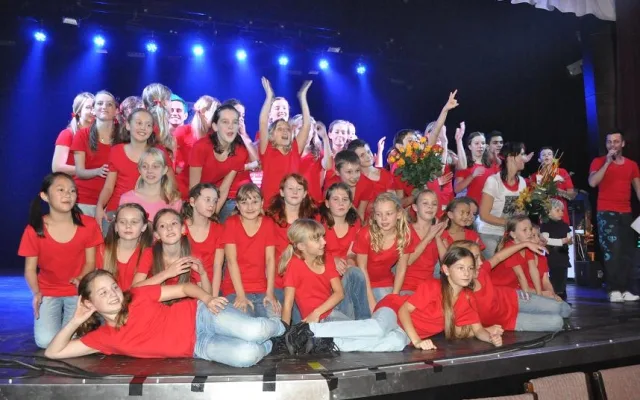 Danceshow Dancing Queens - finále večera.