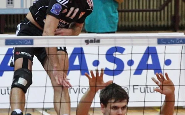 Servis Radka Motyse, v popředí Petr Michálek