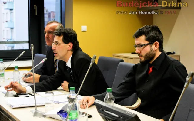 Celé složení předsednictva Akademického senátu, zleva: JUDr. Rudolf Hrubý, doc. PaedDr. Michal Bauer, Ph.D a Ing. Jakub Vondruška