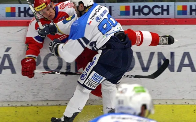 Plzeňský Nicholas Johnson ukázal Tomáši Mertlovi, jak se hraje hokej v Americe