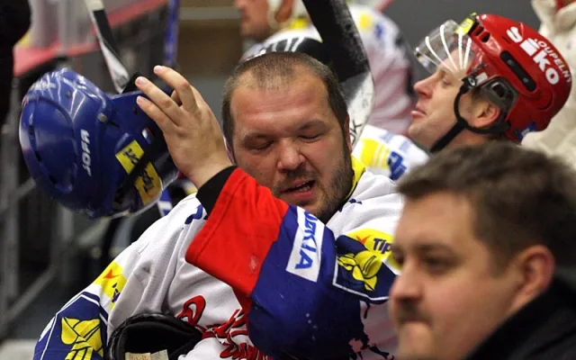 Pořadatel akce Jaroslav Hrubý, David Horejš (vzadu) a Lukáš Ašenbryl (vpravo)