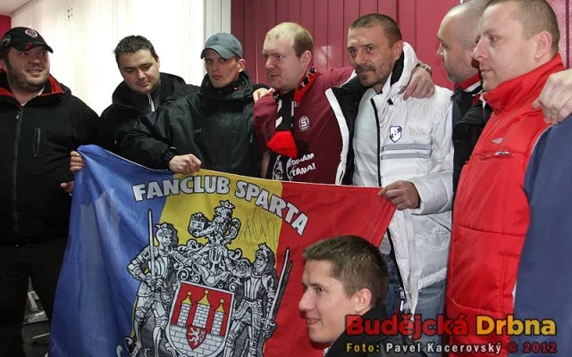 Tomáš Řepka s českobudějovickými příznivci Sparty