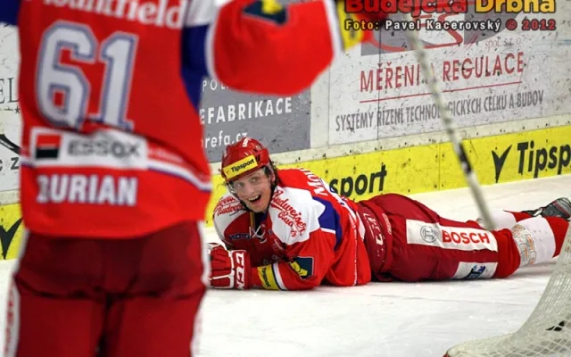 Jakub Langhammer si pro svůj gól na 2-1 musel skočit