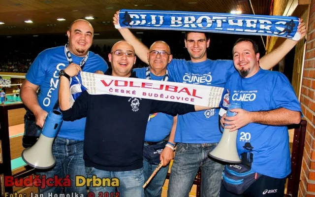 Venkovní zápas Cunea si nenechali ujít ani Blu Brothers