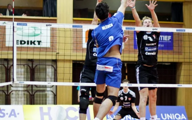 Smečující Josef Mlčuch proti budějckému Radkovi Machovi a Filipovi Habrovi