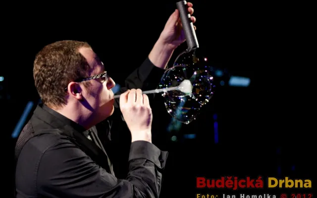 Bublinová show v podání Matěje Kodeše