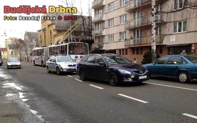 Ke střetu osobního vozidla s chodcem došlo na Lidické třídě