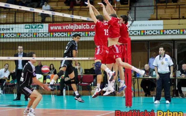 Neúspěšný Andy Rojas proti trojbloku hostů