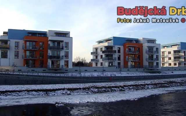 Okolí budějcké ulice U Lučního jezu