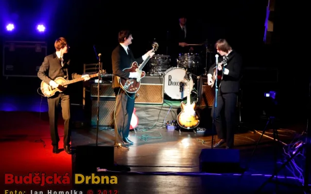 Revivalová kapela Brouci Band