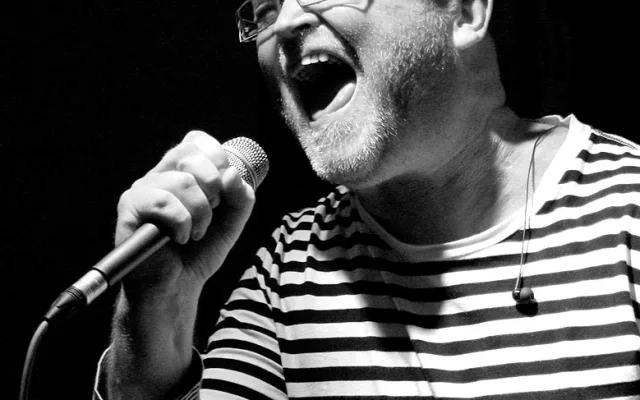 Koncert HE bandu v Modrých dveřích
