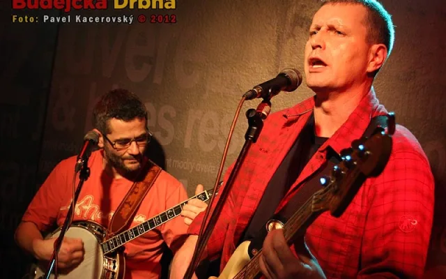 Zdeny Podskalský hrál na basu, Marek Jedlička na banjo